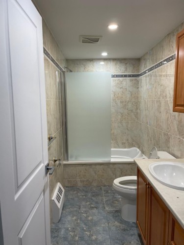 Salle de bains - 7660 Rue Terbois, Montréal (Saint-Léonard), QC - Indoor Photo Showing Bathroom