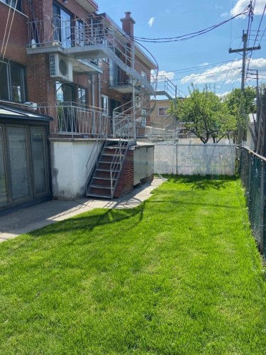 Cour - 7660 Rue Terbois, Montréal (Saint-Léonard), QC - Outdoor