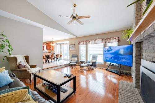 Living Room - 218 Rue Du Niagara, Kirkland, QC - Indoor Photo Showing Living Room With Fireplace