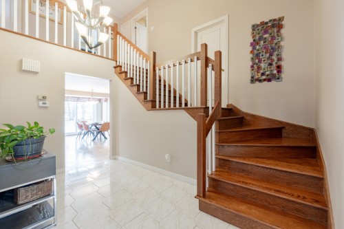 Staircase - 218 Rue Du Niagara, Kirkland, QC - Indoor Photo Showing Other Room