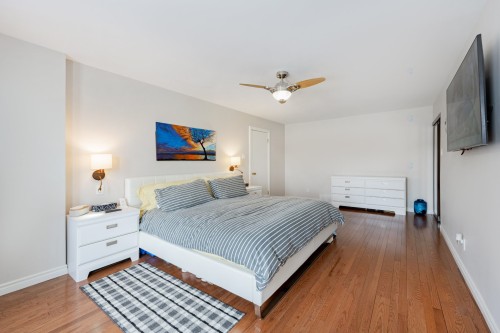 Master Bedroom - 218 Rue Du Niagara, Kirkland, QC - Indoor Photo Showing Bedroom