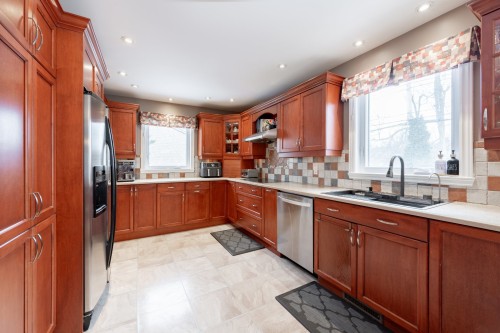 Kitchen - 218 Rue Du Niagara, Kirkland, QC - Indoor Photo Showing Kitchen With Double Sink