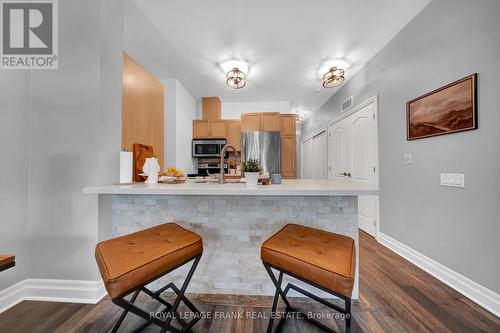 Breakfast Bar - 306 - 44 Bond Street W, Oshawa (O'Neill), ON - Indoor Photo Showing Kitchen