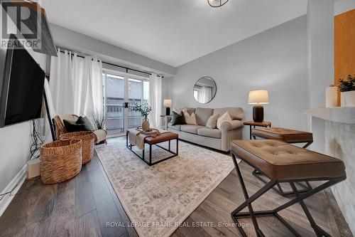 306 - 44 Bond Street W, Oshawa (O'Neill), ON - Indoor Photo Showing Living Room