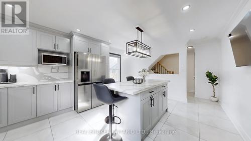 26 - 909 King Street W, Oshawa, ON - Indoor Photo Showing Kitchen With Upgraded Kitchen