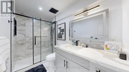 26 - 909 King Street W, Oshawa, ON - Indoor Photo Showing Bathroom