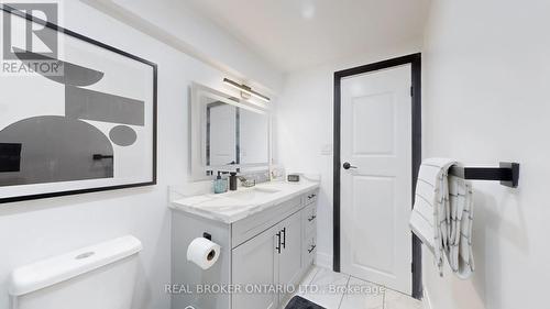 26 - 909 King Street W, Oshawa, ON - Indoor Photo Showing Bathroom