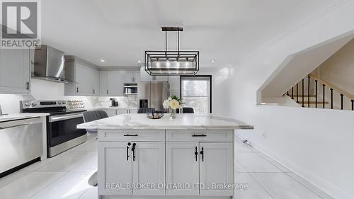 26 - 909 King Street W, Oshawa, ON - Indoor Photo Showing Kitchen With Upgraded Kitchen