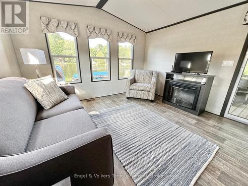 B8 - 7489 Sideroad 5 E, Wellington North, ON - Indoor