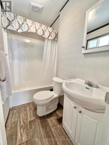 B8 - 7489 Sideroad 5 E, Wellington North, ON - Indoor Photo Showing Bathroom