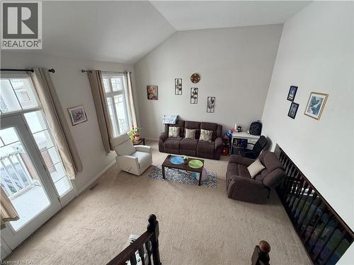 31 Sofitel Drive, Kitchener, ON - Indoor Photo Showing Living Room