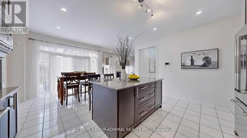 186 Ascalon Drive, Vaughan, ON - Indoor Photo Showing Kitchen