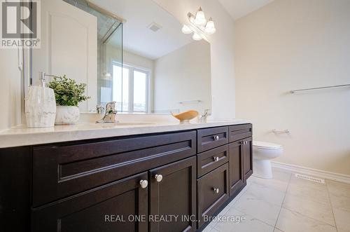 396 Thomas Phillips Drive, Aurora, ON - Indoor Photo Showing Bathroom