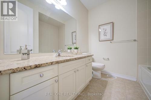 396 Thomas Phillips Drive, Aurora, ON - Indoor Photo Showing Bathroom
