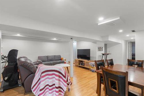 234 Knightsbridge Dr, Winnipeg, MB 