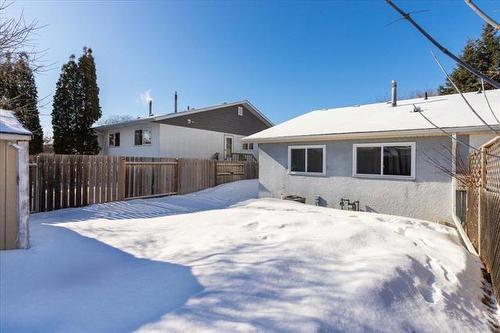 234 Knightsbridge Dr, Winnipeg, MB 