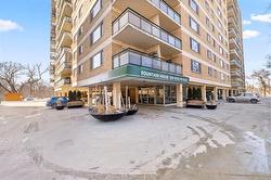 11E-300 Roslyn RD  Winnipeg, MB R3L 0H4