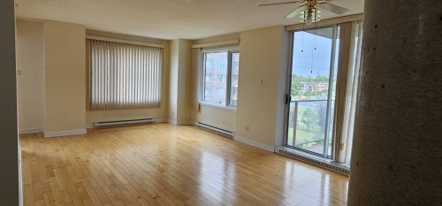 Salon - 408-4720 Rue Jean-Talon E., Montréal (Saint-Léonard), QC - Indoor Photo Showing Other Room