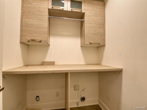 Laundry - 18506 Boul. Gouin O., Montréal (Pierrefonds-Roxboro), QC - Indoor With Storage