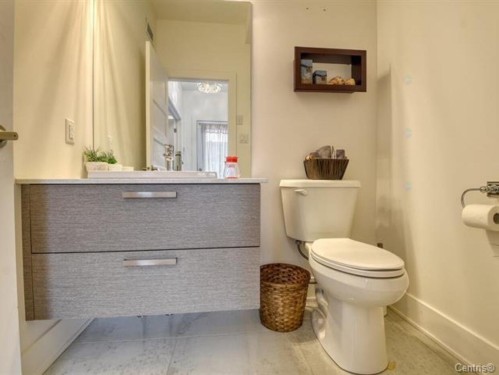 Bathroom - 18506 Boul. Gouin O., Montréal (Pierrefonds-Roxboro), QC - Indoor Photo Showing Bathroom