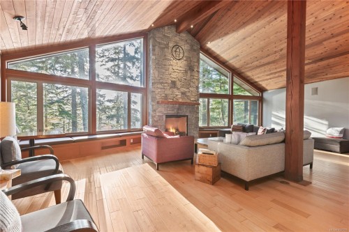 330 Reef Point Rd, Ucluelet, BC 