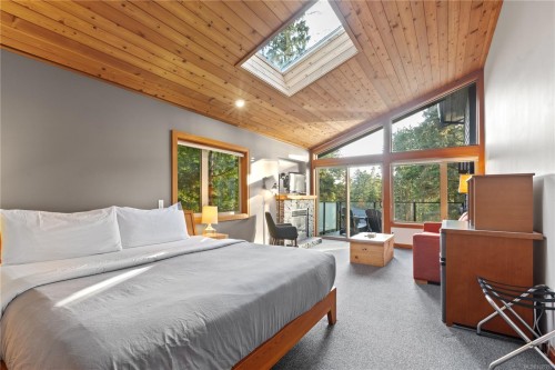330 Reef Point Rd, Ucluelet, BC 