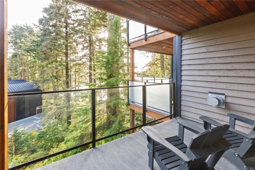 330 Reef Point Rd, Ucluelet, BC 