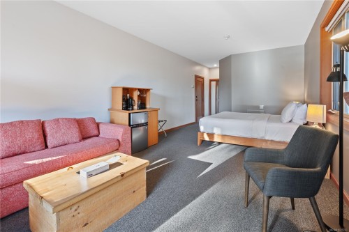 330 Reef Point Rd, Ucluelet, BC 