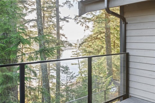 330 Reef Point Rd, Ucluelet, BC 