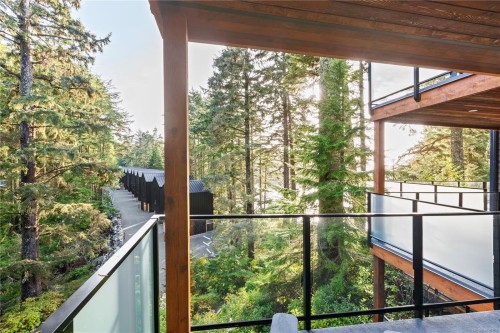 330 Reef Point Rd, Ucluelet, BC 