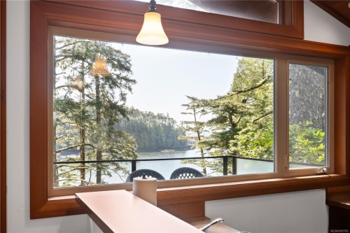 330 Reef Point Rd, Ucluelet, BC 