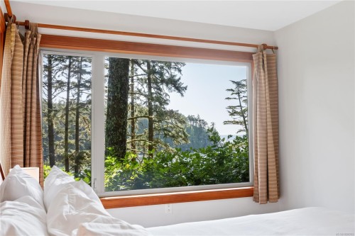 330 Reef Point Rd, Ucluelet, BC 