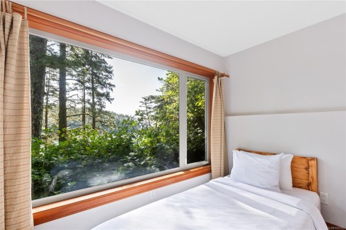 330 Reef Point Rd, Ucluelet, BC 