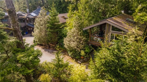 330 Reef Point Rd, Ucluelet, BC 