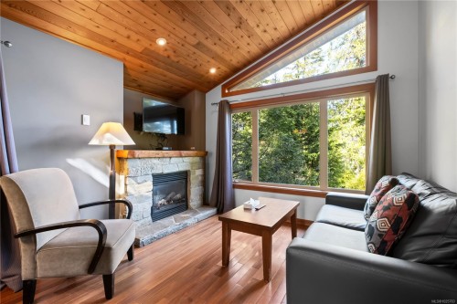 330 Reef Point Rd, Ucluelet, BC 
