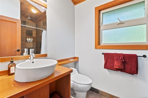 330 Reef Point Rd, Ucluelet, BC 