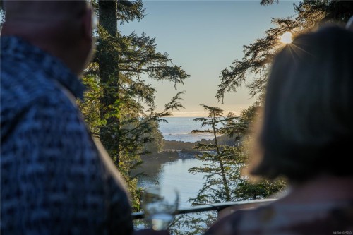 330 Reef Point Rd, Ucluelet, BC 