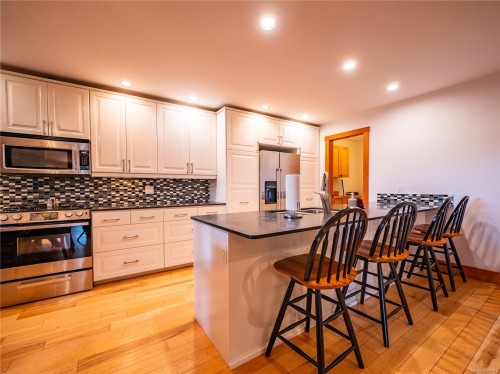 330 Reef Point Rd, Ucluelet, BC 