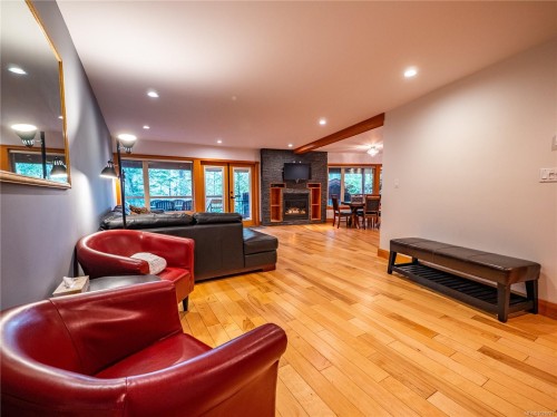 330 Reef Point Rd, Ucluelet, BC 