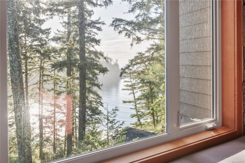 330 Reef Point Rd, Ucluelet, BC 