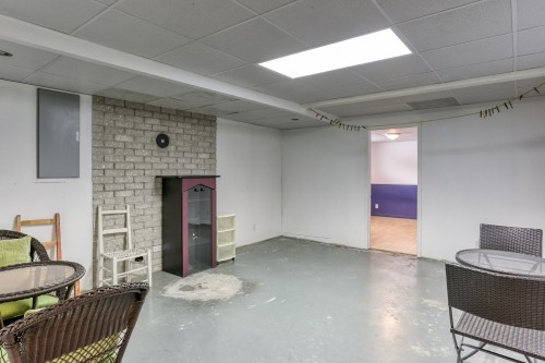 Salle familiale - 3653 Av. Moïsette-Olier, Shawinigan, QC - Indoor