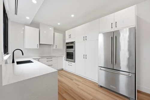 Cuisine - 139 Av. Querbes, Montréal (Outremont), QC - Indoor Photo Showing Kitchen With Upgraded Kitchen