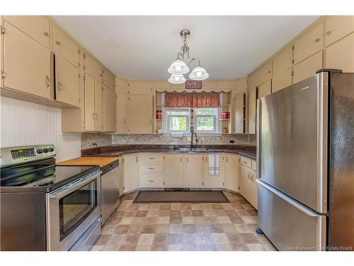 49 Hill St, Saint Stephen, NB 