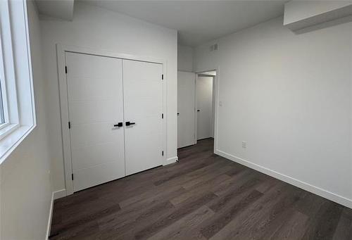 850 Burnell St, Winnipeg, MB 