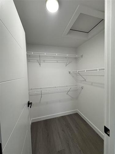 850 Burnell St, Winnipeg, MB 