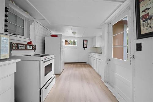 20 Crescent Blvd, Matlock, MB 