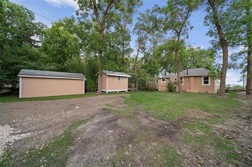 20 Crescent Blvd, Matlock, MB 