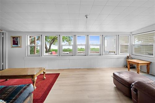 20 Crescent Blvd, Matlock, MB 