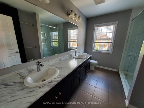 373 Falling Green Crescent, Kitchener, ON - Indoor Photo Showing Bathroom