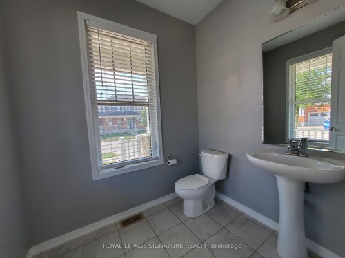 373 Falling Green Crescent, Kitchener, ON - Indoor Photo Showing Bathroom
